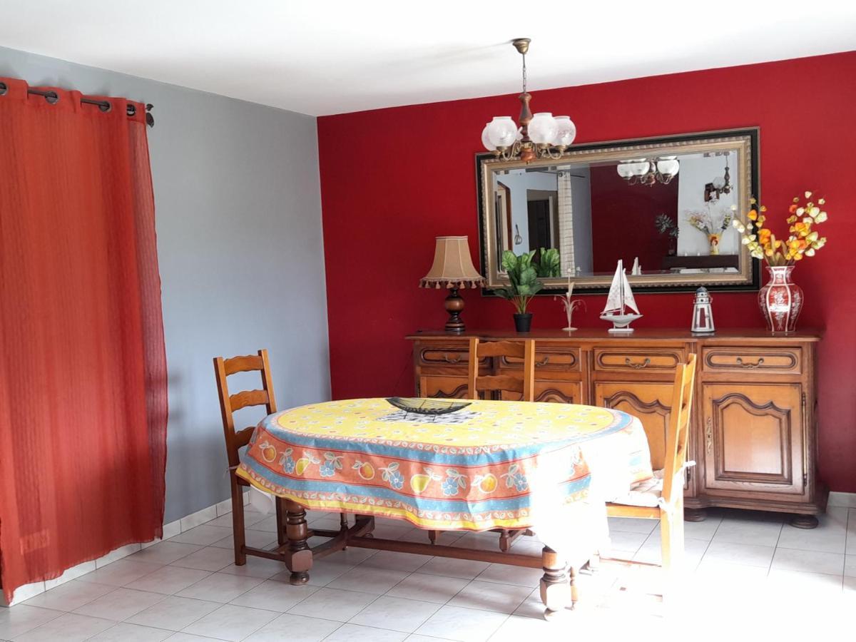 La Belle Maisonette 몽모리옹 외부 사진